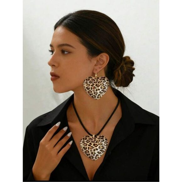 Free People Jewelry - Leopard Heart set R653